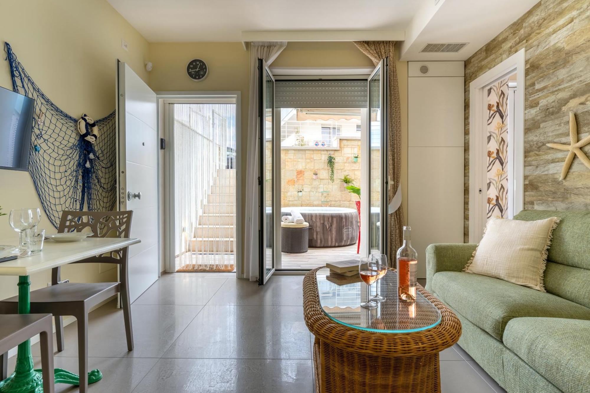 Cozy Marine Apt With Jacuzzi - 250Mt From Sea بولينيانو آ ماري المظهر الخارجي الصورة