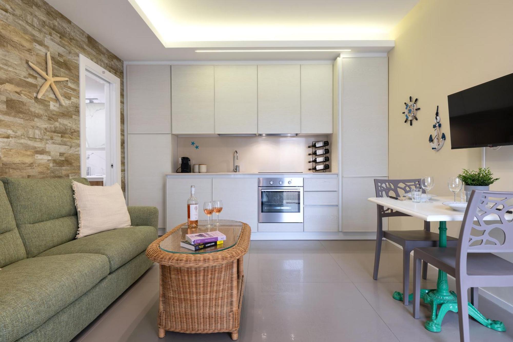 Cozy Marine Apt With Jacuzzi - 250Mt From Sea بولينيانو آ ماري المظهر الخارجي الصورة