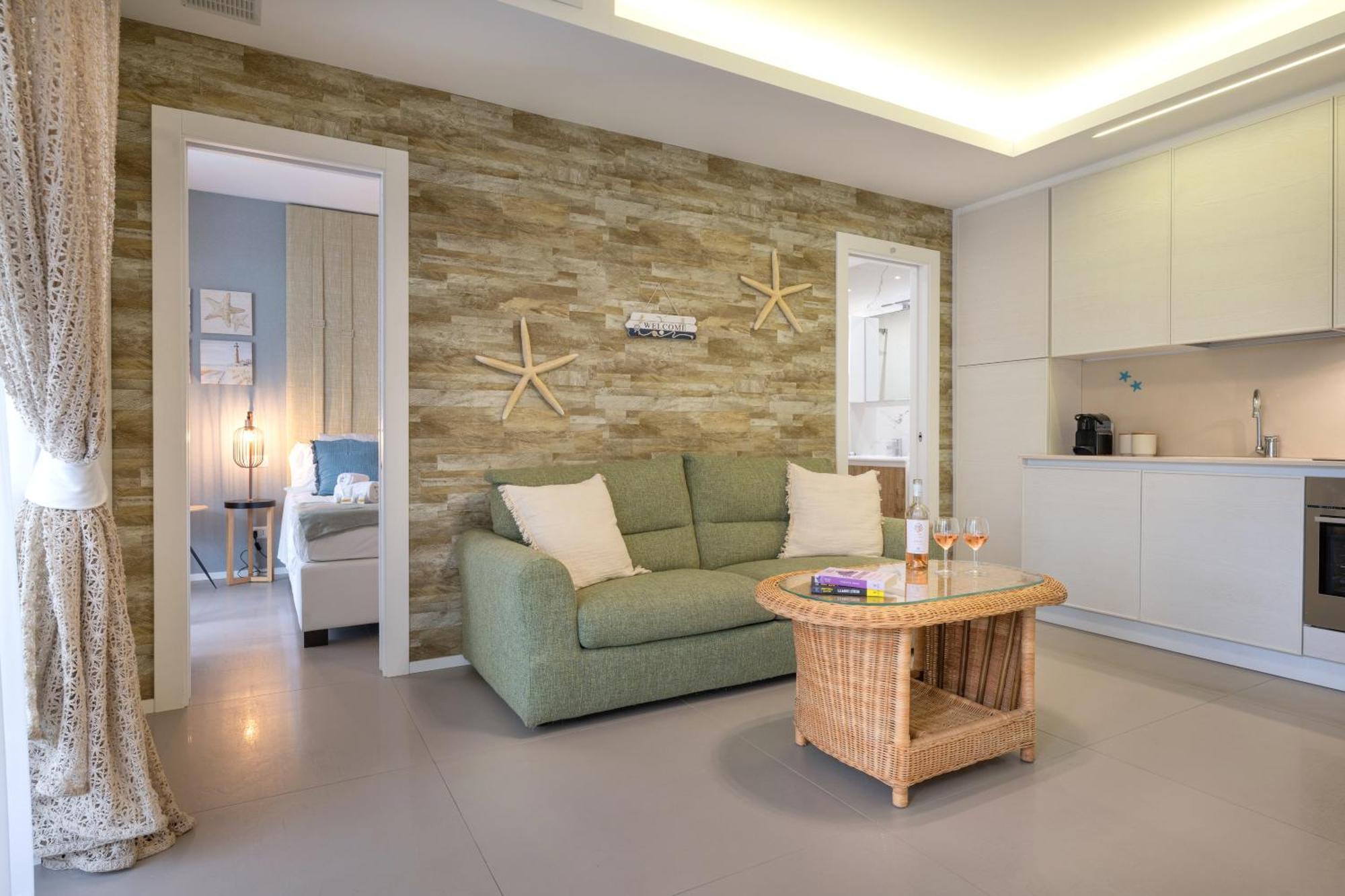 Cozy Marine Apt With Jacuzzi - 250Mt From Sea بولينيانو آ ماري المظهر الخارجي الصورة